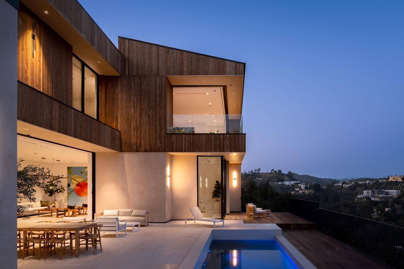 Bel Air Hillside Home Makes the Most of Warm Minimalism 