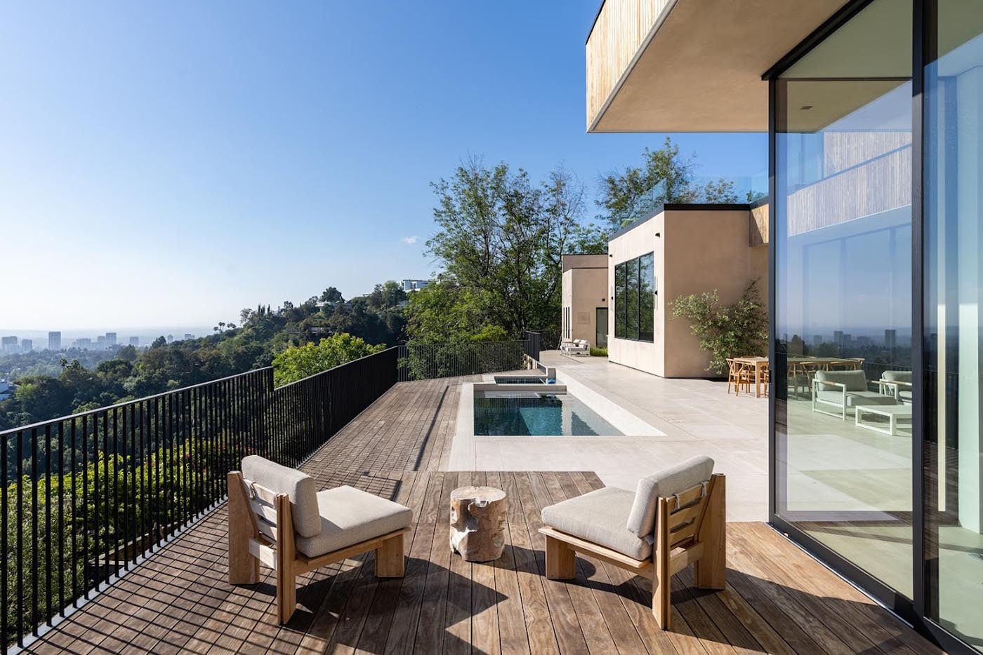 Bel Air Hillside Home Makes the Most of Warm Minimalism 