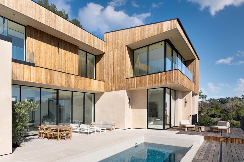 Bel Air Hillside Home Makes the Most of Warm Minimalism 