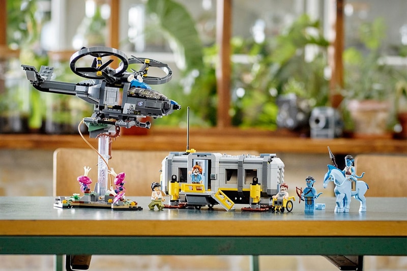 Four New LEGO Avatar Sets Revealed at San Diego Comic Con Toruk Makto Tree of Souls Jake Sully BrickHeadz Neytiri Thanator AMP Suit Quaritch Floating Mountains: site 26  Banshee rda samson release info date price