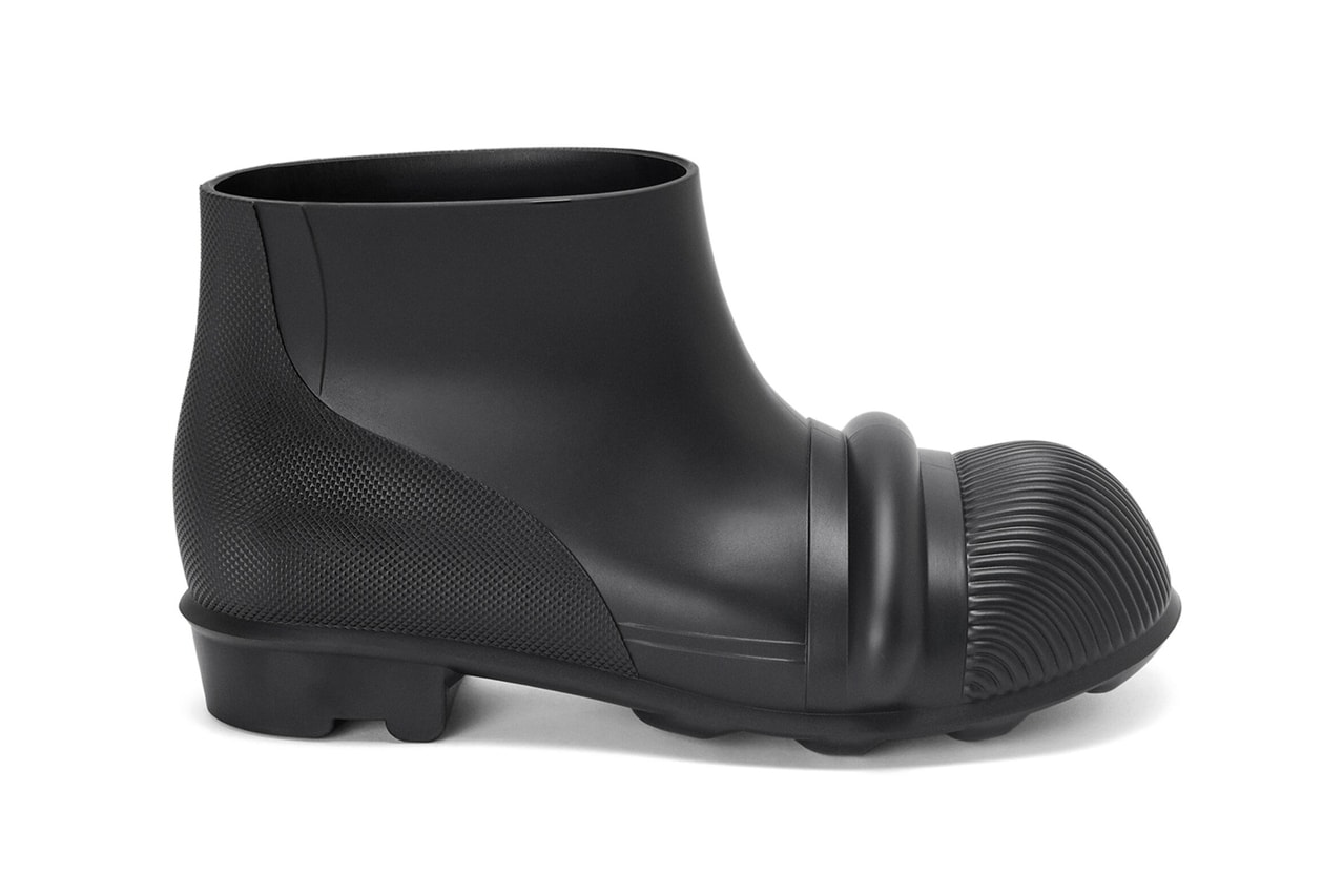 Strap Detail House Check and Rubber Rain Boots in Black/archive