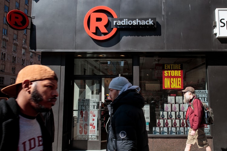 RadioShack Goes on a Wild and Unapologetic Twitter Spree