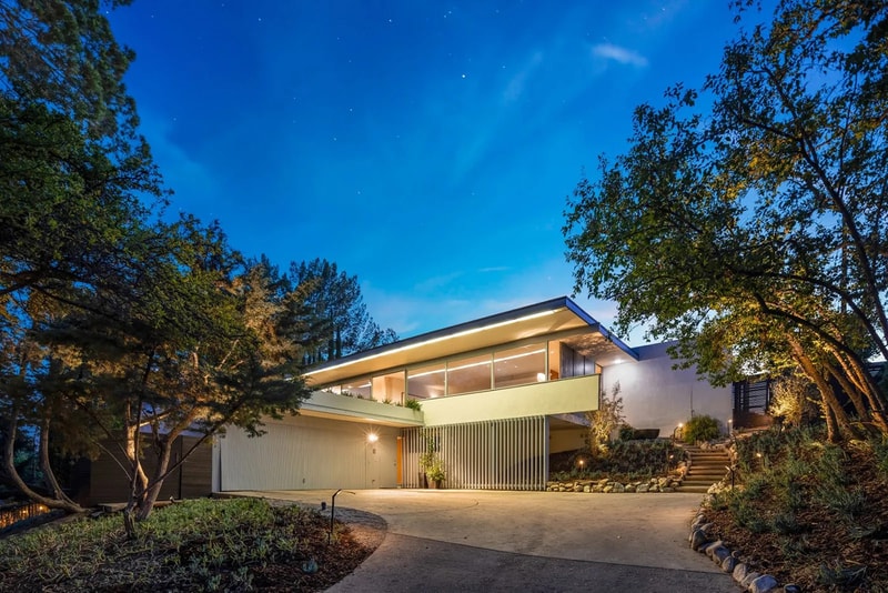 Listings: Richard Neutra's Baldwin House is a Modernist Marvel
