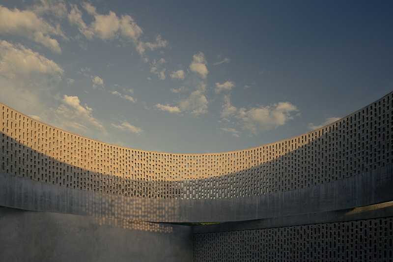 Wóolis House by Arkham Projects is Arranged Around a Central "Heart"