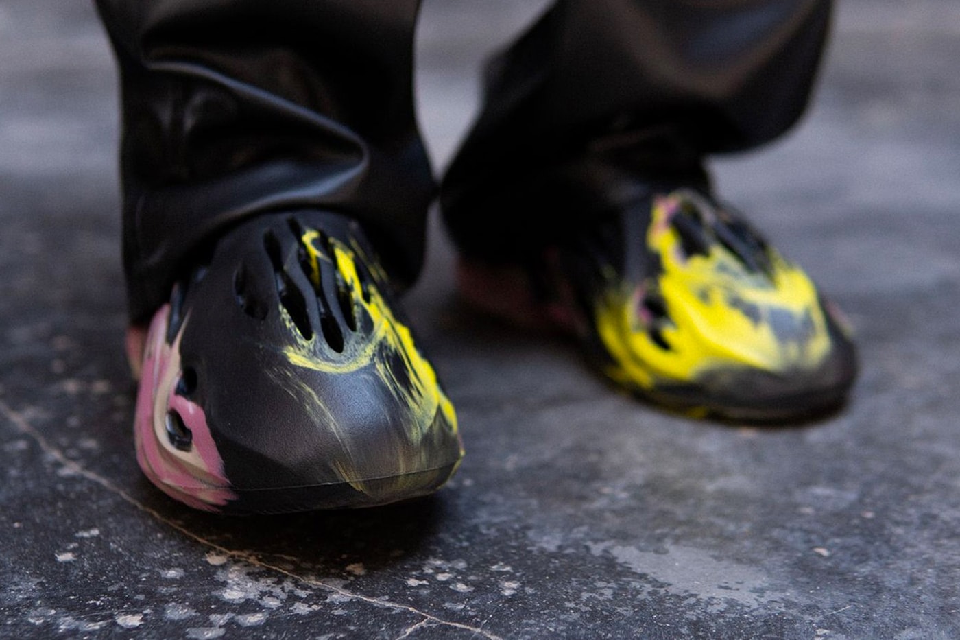 adidas Yeezy Foam Runner in Black for Men
