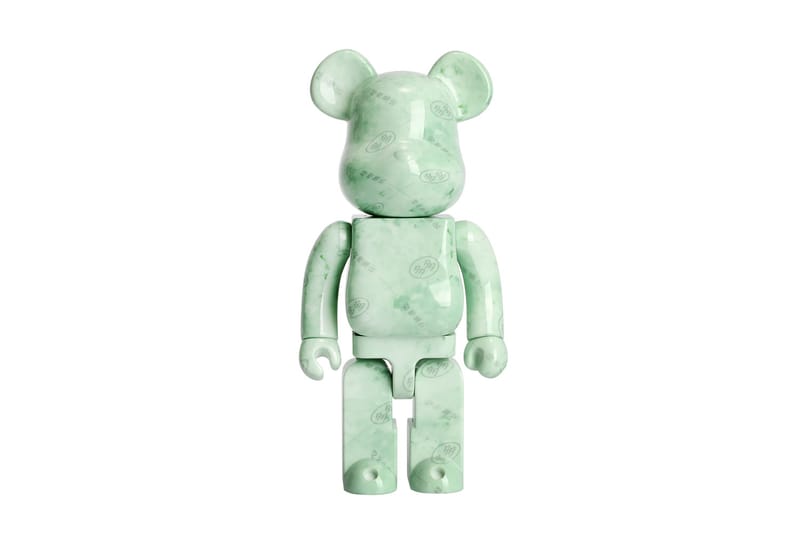 다다DADA多多's Debut BE@RBRICK Figures Arrive in Watermarked Jade