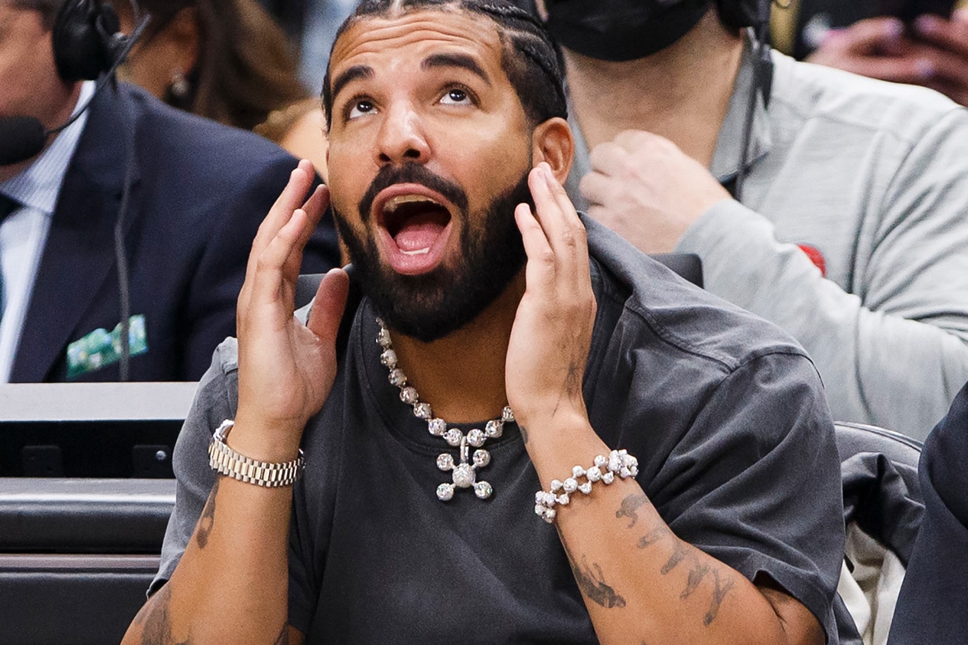 Drake Postpones Young Money Reunion After Testing Positive covid 19 ovo world weekend nicki minaj lil wayne