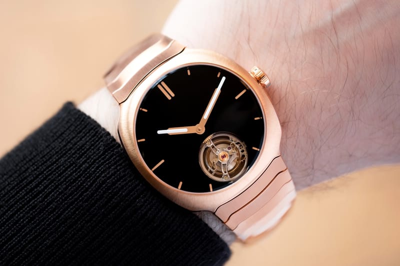 H. Moser & Cie. Crafts the Flying Tourbillon Streamliner in Red Gold