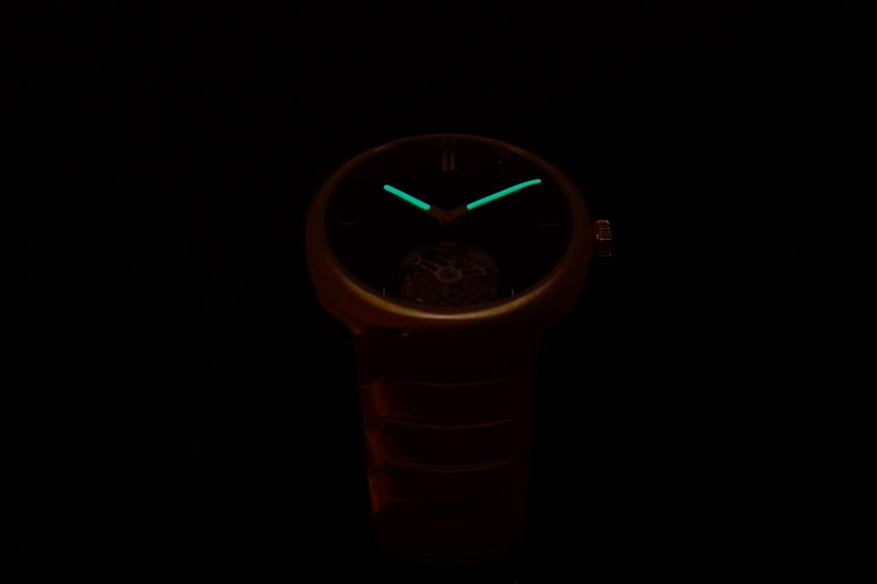 H. Moser & Cie. red gold flying tourbillon Vantablack Streamliner Ref 6804-0400 info
