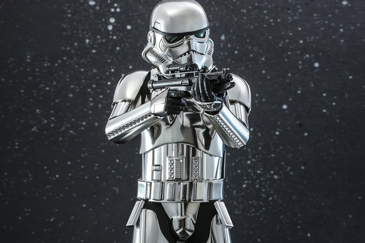 Hot Toys Unveils Fully Chrome Stormtrooper 1:6th Figure
