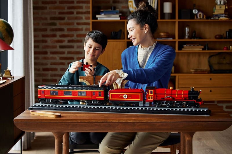 LEGO Recreates Hogwarts Express from 'Harry Potter'
