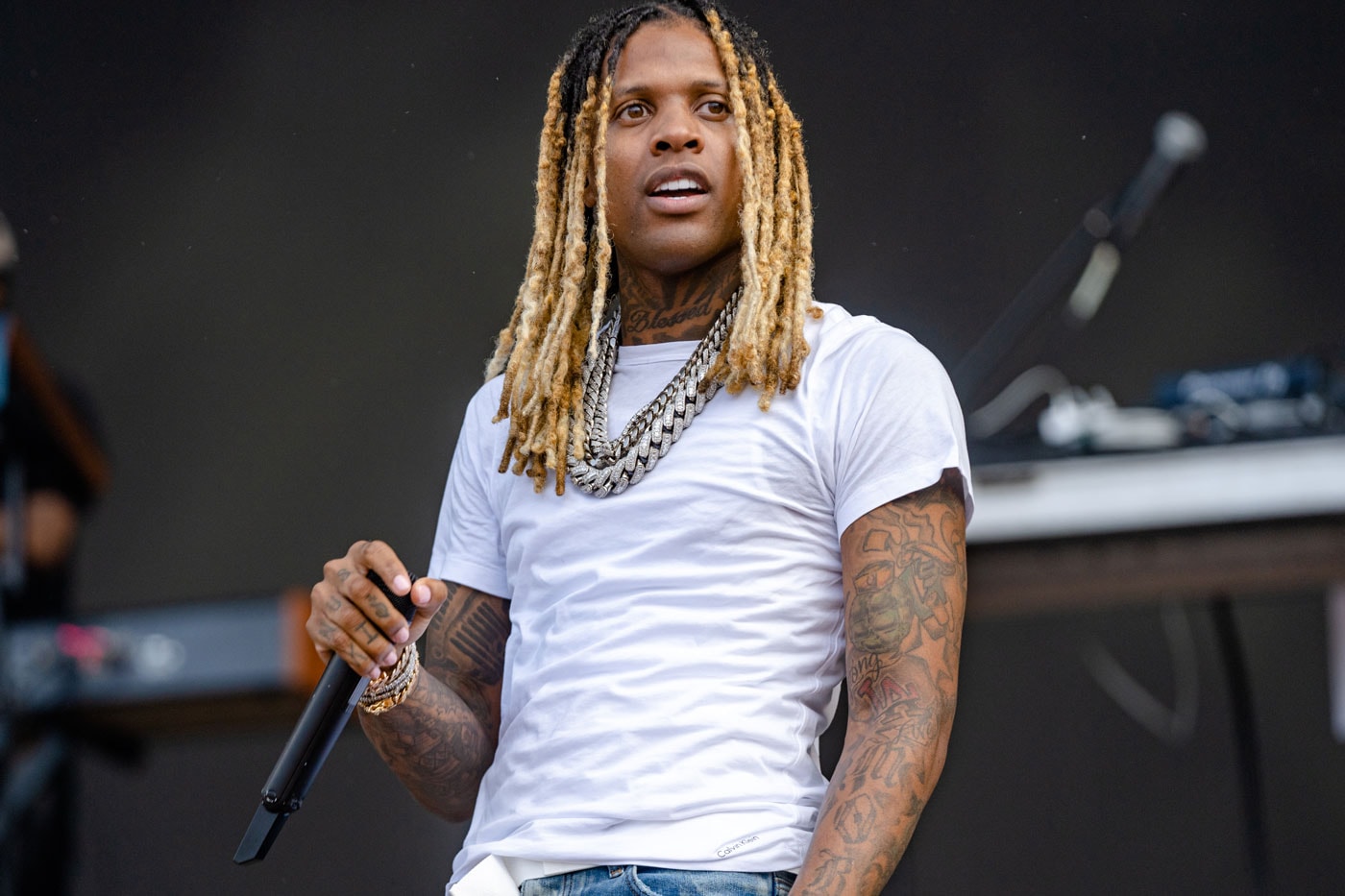  Lil Durk Taking a Break After Lollapalooza Injury stage explosion face