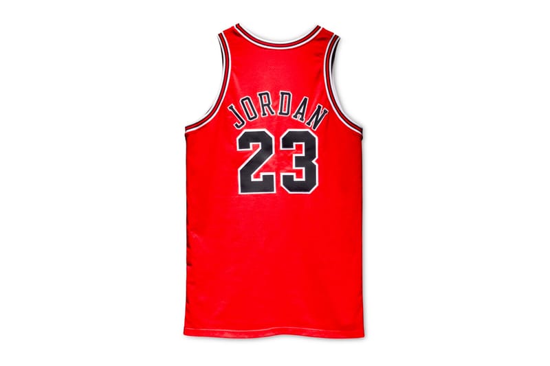 michael jordan bulls jersey red