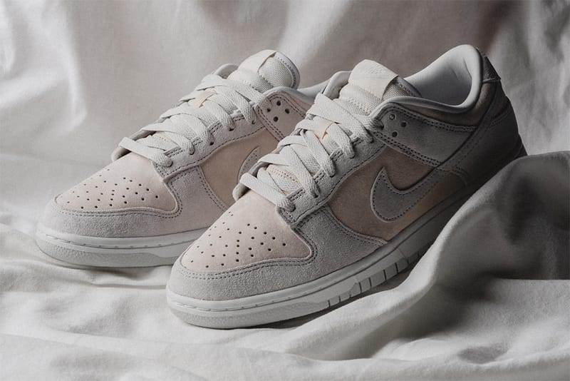 white suede dunks