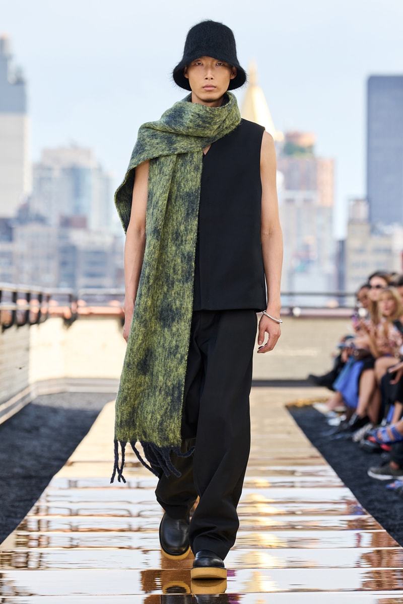 COS FW22 Serves Up Contemporary Sophistication for NYFW Debut Fashion