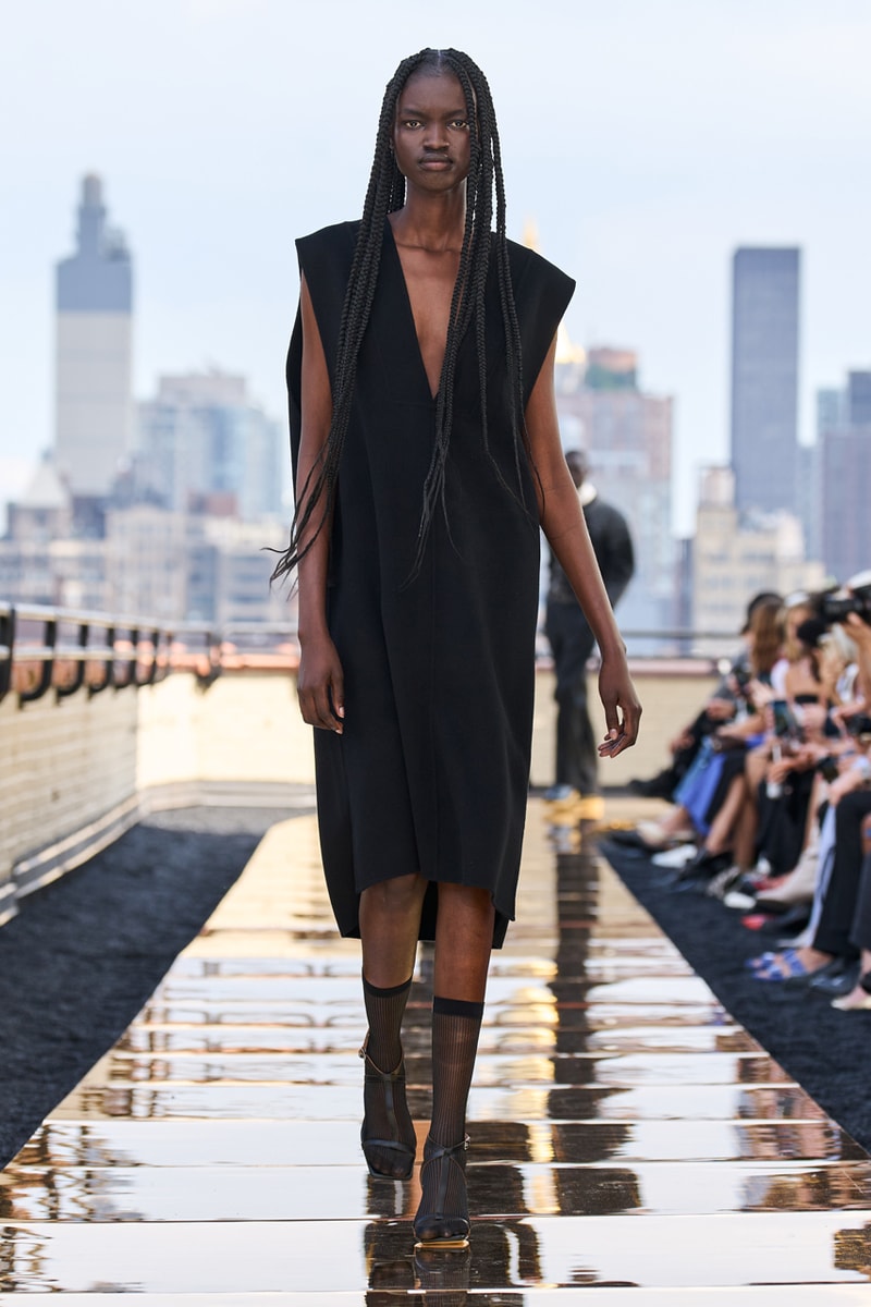 COS FW22 Serves Up Contemporary Sophistication for NYFW Debut Fashion