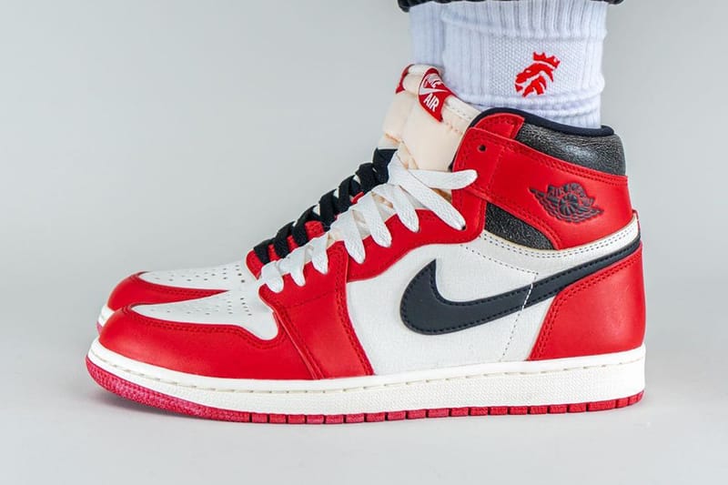 【半価販売】NIKE AIR JORDAN 1 LOST&FOUND CHICAGO 靴