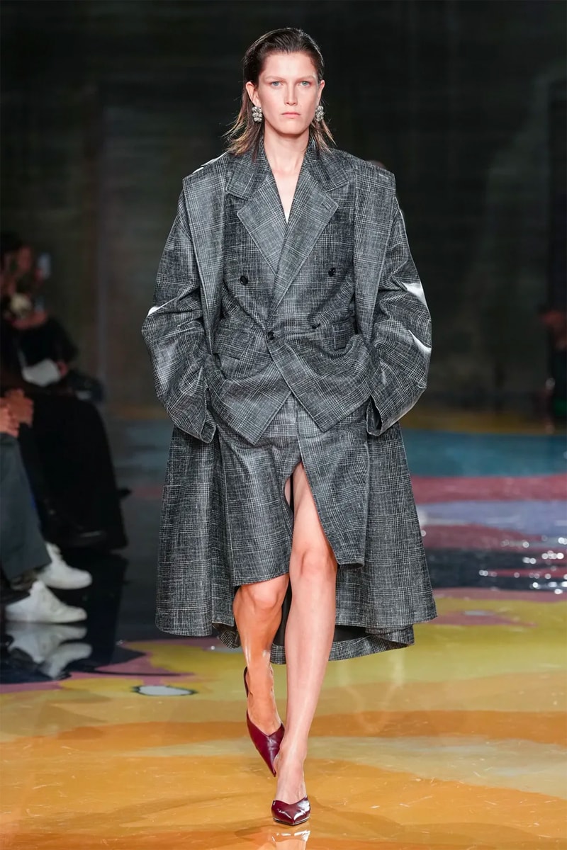 Bottega Veneta SS23 Offers Dynamic Looks for Every Occassion silhouette kate moss matthieu blazy Gaetano Pesce leather denim flannel suiting 