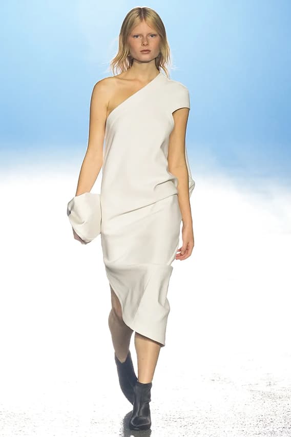 Issey Miyake Paris Fashion Week SS23 Spring Summer 2023 Runway Show Posthumous Collection Review Looks Images