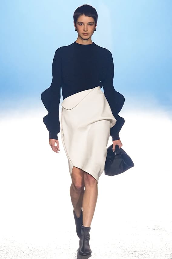 Issey Miyake Paris Fashion Week SS23 Spring Summer 2023 Runway Show Posthumous Collection Review Looks Images