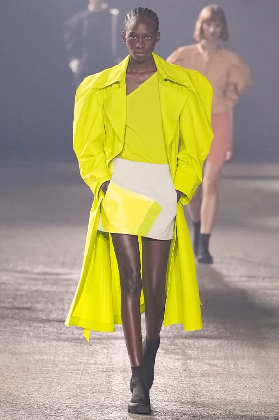 Issey Miyake Paris Fashion Week SS23 Spring Summer 2023 Runway Show Posthumous Collection Review Looks Images