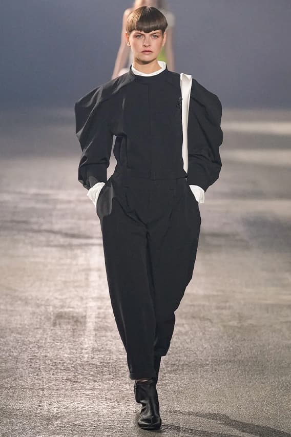 Issey Miyake Paris Fashion Week SS23 Spring Summer 2023 Runway Show Posthumous Collection Review Looks Images 