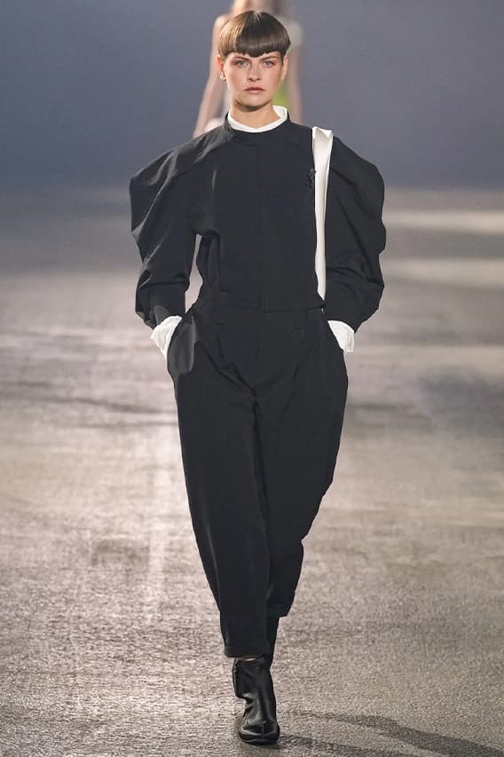Issey Miyake Paris Fashion Week SS23 Spring Summer 2023 Runway Show Posthumous Collection Review Looks Images