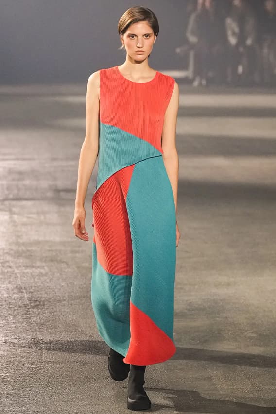 Issey Miyake Paris Fashion Week SS23 Spring Summer 2023 Runway Show Posthumous Collection Review Looks Images 