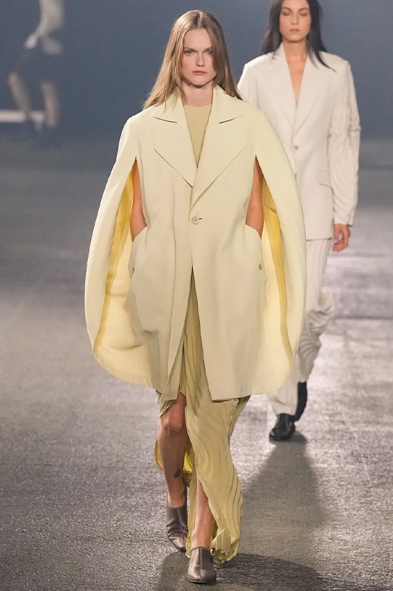 Issey Miyake Paris Fashion Week SS23 Spring Summer 2023 Runway Show Posthumous Collection Review Looks Images 
