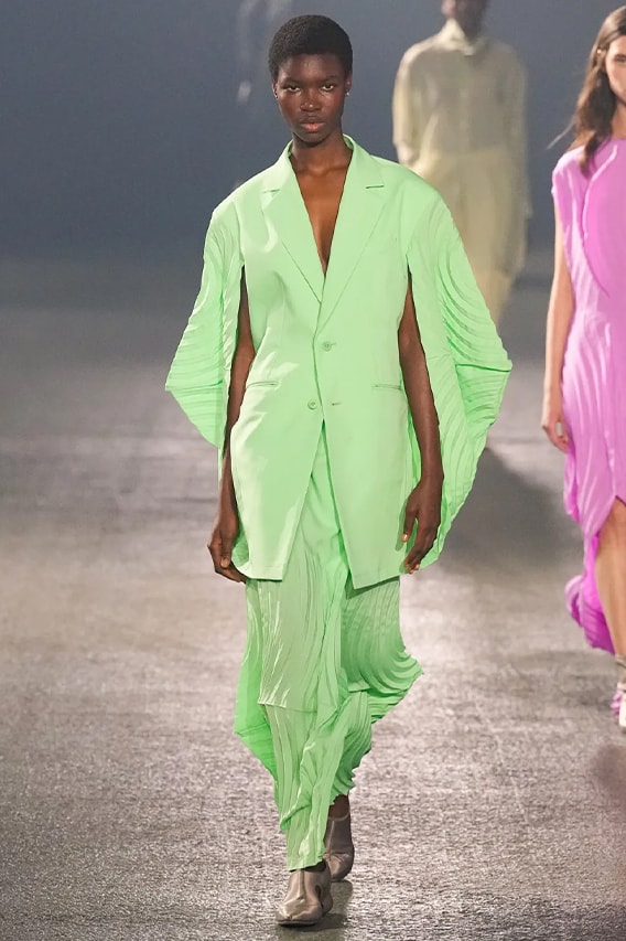 Issey Miyake Paris Fashion Week SS23 Spring Summer 2023 Runway Show Posthumous Collection Review Looks Images 