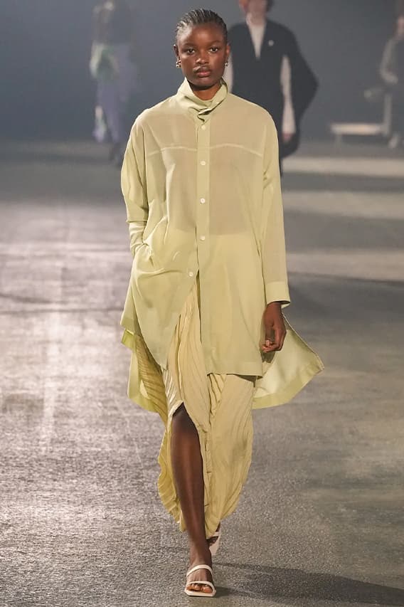 Issey Miyake Paris Fashion Week SS23 Spring Summer 2023 Runway Show Posthumous Collection Review Looks Images