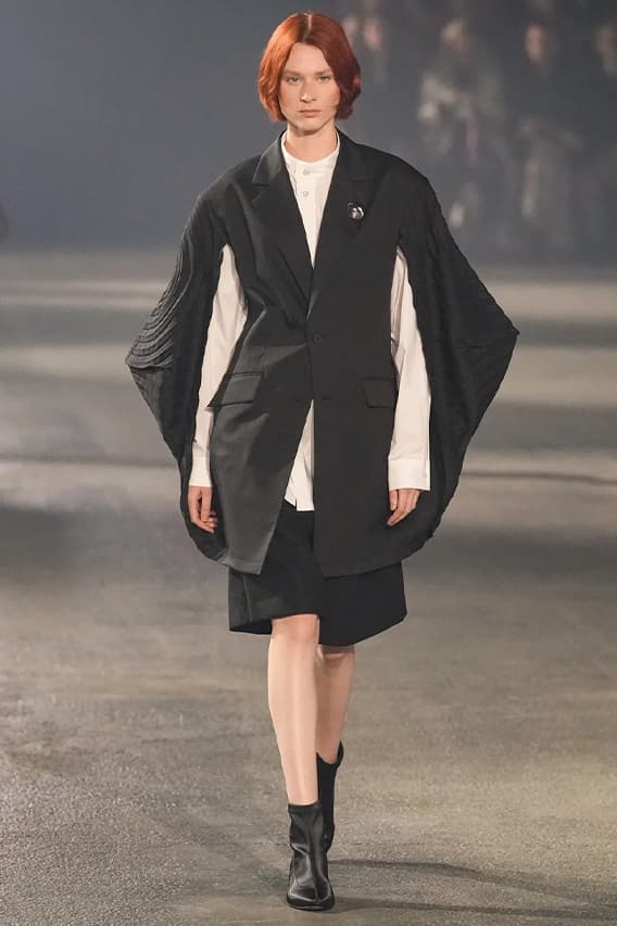 Issey Miyake Paris Fashion Week SS23 Spring Summer 2023 Runway Show Posthumous Collection Review Looks Images 