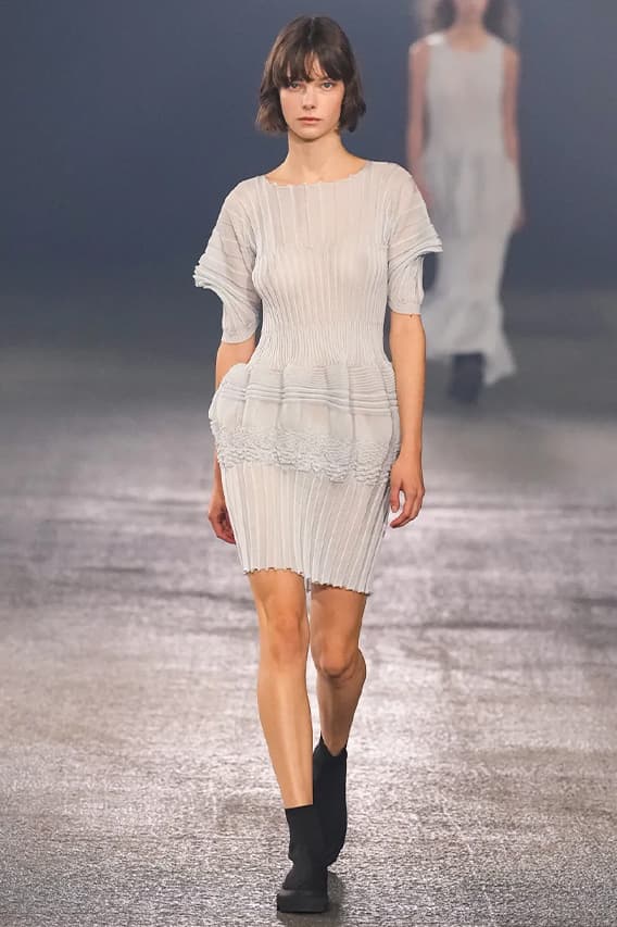 Issey Miyake Paris Fashion Week SS23 Spring Summer 2023 Runway Show Posthumous Collection Review Looks Images
