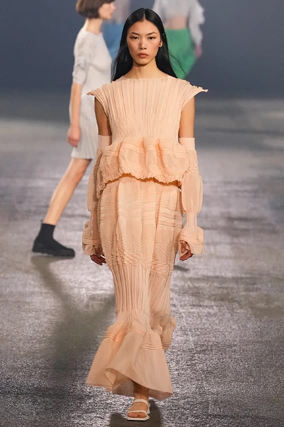 Issey Miyake Paris Fashion Week SS23 Spring Summer 2023 Runway Show Posthumous Collection Review Looks Images