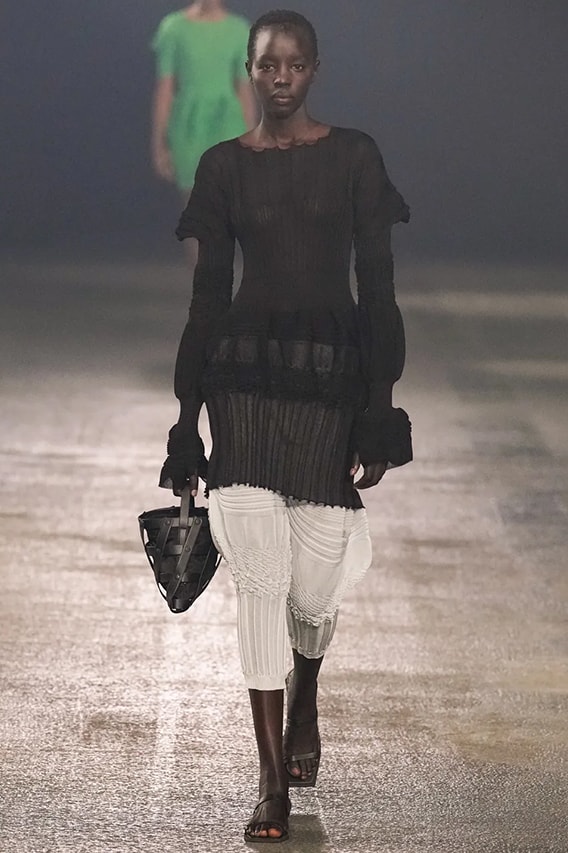 Issey Miyake Paris Fashion Week SS23 Spring Summer 2023 Runway Show Posthumous Collection Review Looks Images 