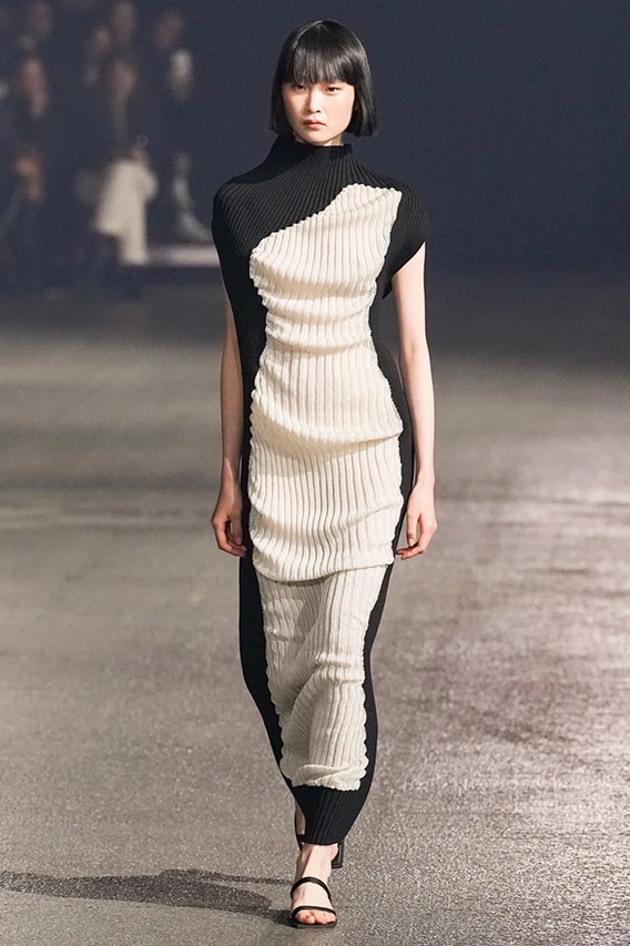 Issey Miyake Paris Fashion Week SS23 Spring Summer 2023 Runway Show Posthumous Collection Review Looks Images 