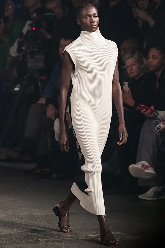 Issey Miyake Paris Fashion Week SS23 Spring Summer 2023 Runway Show Posthumous Collection Review Looks Images 