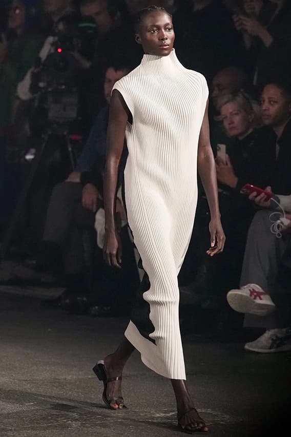 Issey Miyake Paris Fashion Week SS23 Spring Summer 2023 Runway Show Posthumous Collection Review Looks Images