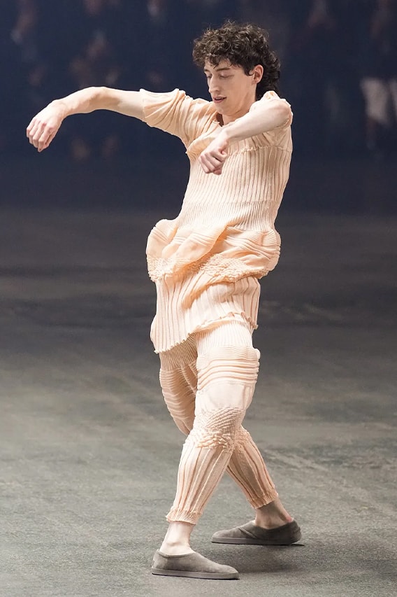 Issey Miyake Paris Fashion Week SS23 Spring Summer 2023 Runway Show Posthumous Collection Review Looks Images 