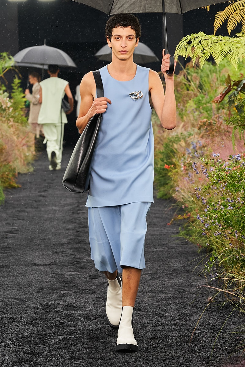 Jil Sander Refocuses Its SS23 Collection on Sensible Unisex Tailoring Milan fashion week monochrome suits loose silhouettes luke lucie meier bella hadid