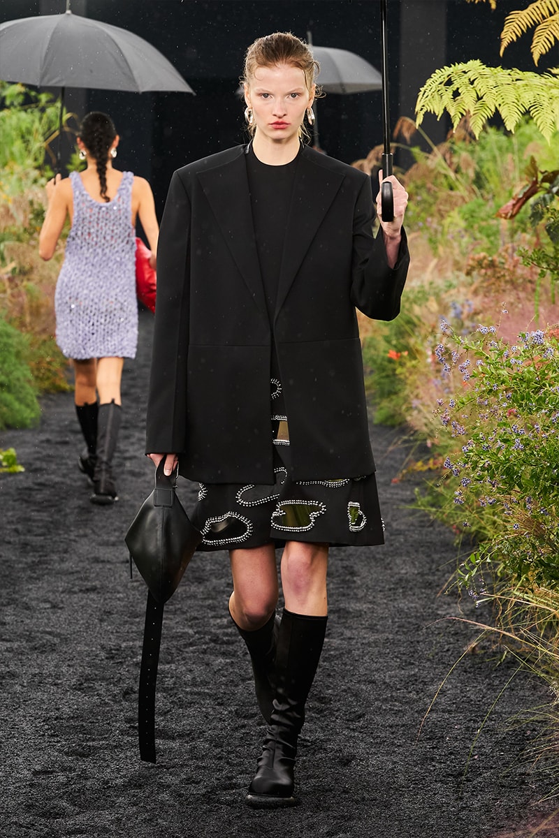 Jil Sander Refocuses Its SS23 Collection on Sensible Unisex Tailoring Milan fashion week monochrome suits loose silhouettes luke lucie meier bella hadid