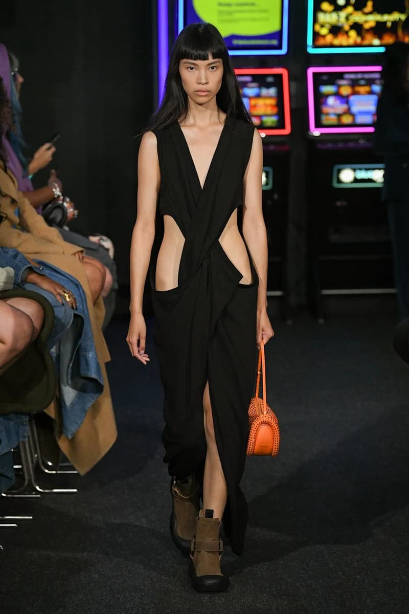 JW Anderson Spring Summer 2023 SS23 Jonathan Anderson London Fashion Week Runway Show Womenswear Collection