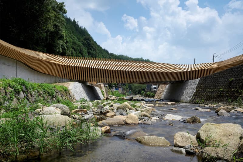 Kengo Kuma Katsumasa Tanaka Builds Kusugibashi Bridge in Iwakuni cypress balustrades wood reinforced congrete brewery info images