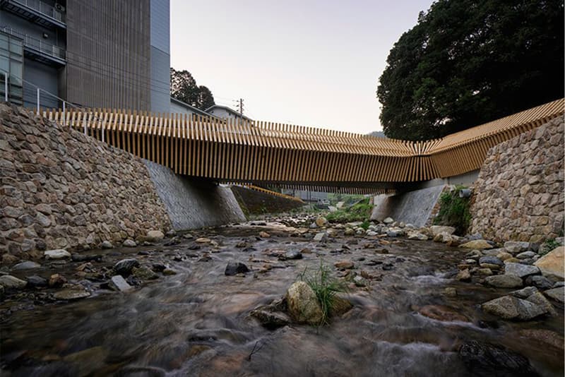 Kengo Kuma Katsumasa Tanaka Builds Kusugibashi Bridge in Iwakuni cypress balustrades wood reinforced congrete brewery info images