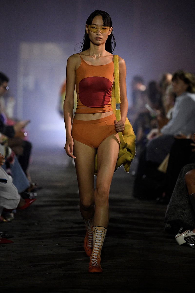 Marni SS23 Made the Sun Rise From Under the Manhattan Bridge spring summer 2023 manhattan bridge orange red blue milan francesco risso kendall jenner madonna anna wintour marni paloma
