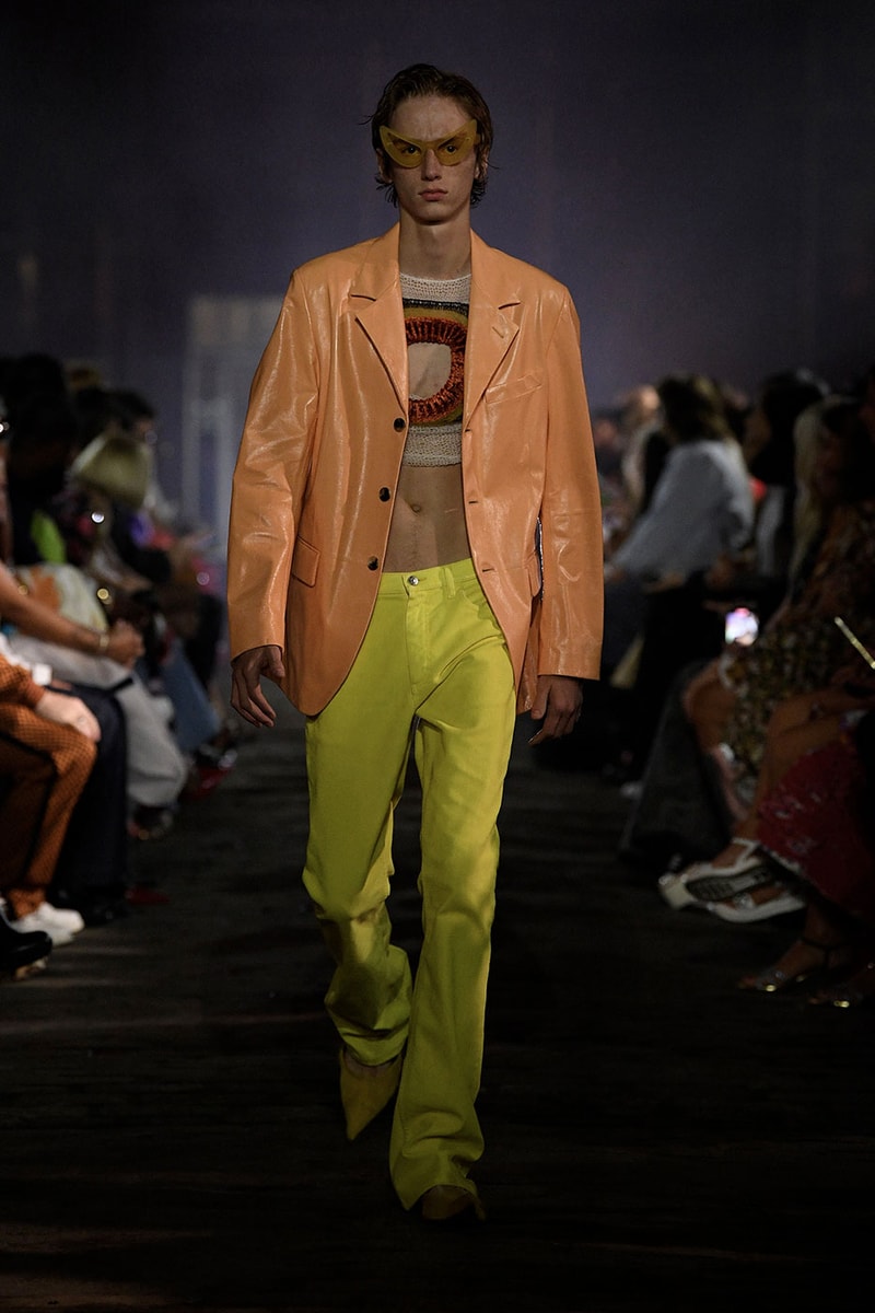 Marni SS23 Made the Sun Rise From Under the Manhattan Bridge spring summer 2023 manhattan bridge orange red blue milan francesco risso kendall jenner madonna anna wintour marni paloma