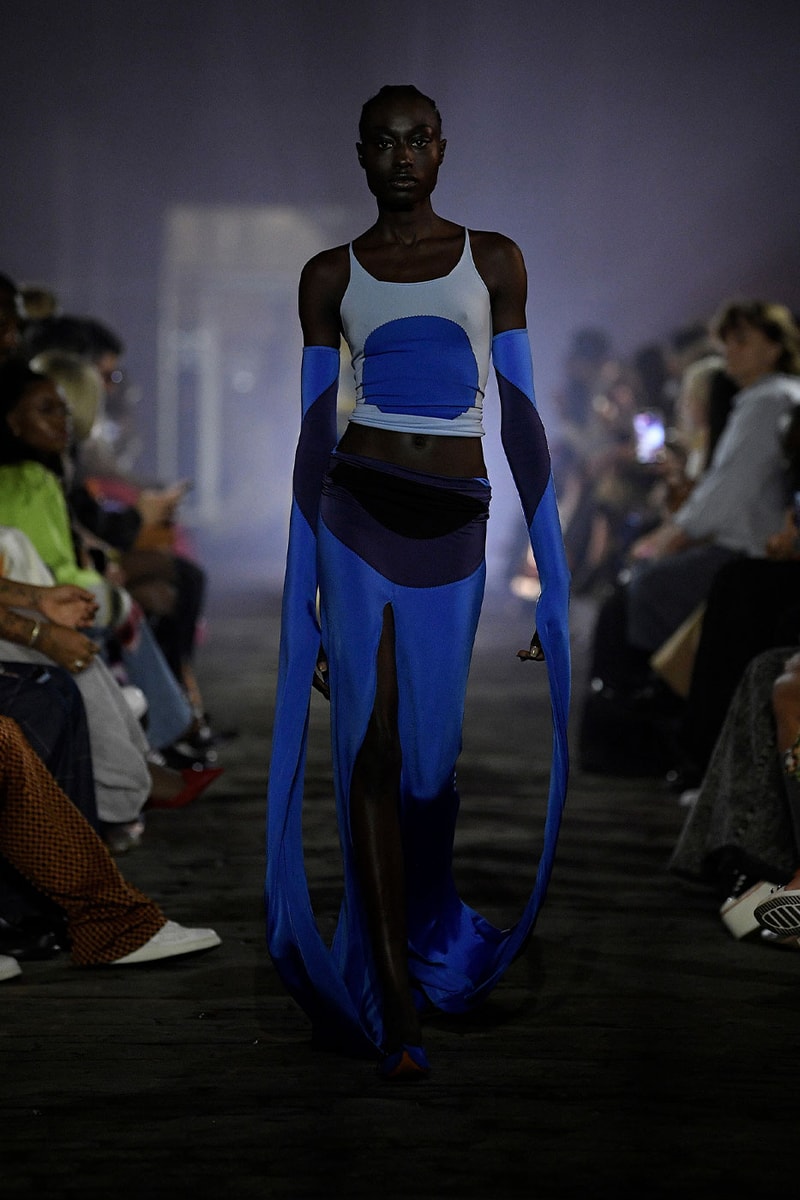 Marni SS23 Made the Sun Rise From Under the Manhattan Bridge spring summer 2023 manhattan bridge orange red blue milan francesco risso kendall jenner madonna anna wintour marni paloma