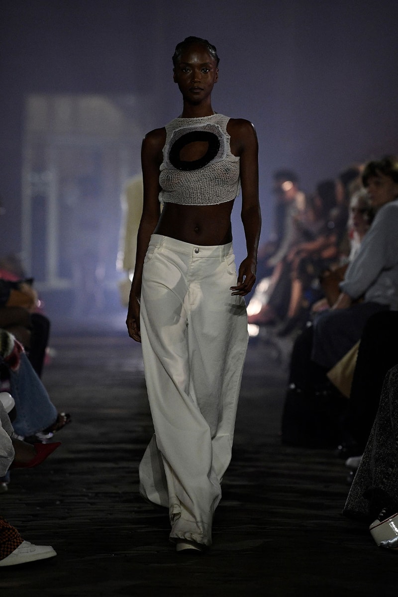 Marni SS23 Made the Sun Rise From Under the Manhattan Bridge spring summer 2023 manhattan bridge orange red blue milan francesco risso kendall jenner madonna anna wintour marni paloma