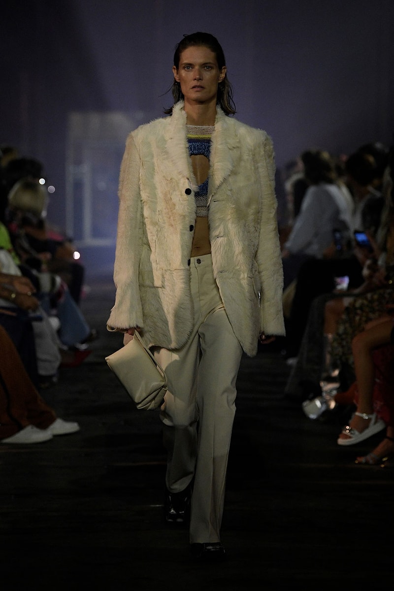 Marni SS23 Made the Sun Rise From Under the Manhattan Bridge spring summer 2023 manhattan bridge orange red blue milan francesco risso kendall jenner madonna anna wintour marni paloma