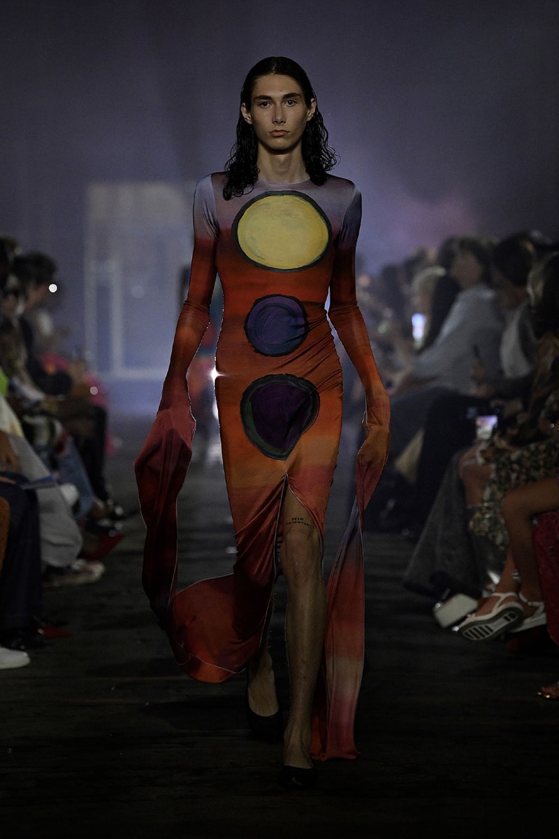 Marni SS23 Made the Sun Rise From Under the Manhattan Bridge spring summer 2023 manhattan bridge orange red blue milan francesco risso kendall jenner madonna anna wintour marni paloma